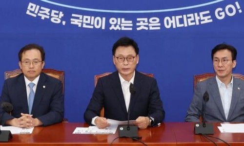 韓共同民主黨警告尹錫悅政府 “若站在遏制中國(guó)最前線(xiàn)，就像站在刀刃上”