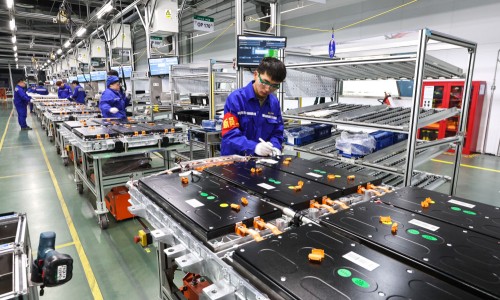 「英」馬丁?雅克“阻止中國發(fā)展，將像不讓海水漲潮一樣可恥地失敗”（環(huán)球時(shí)報(bào)）