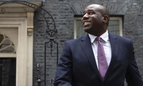 英國政壇釋放“重啟對(duì)華關(guān)系”信號(hào)，英媒稱英國外交大臣可能本周訪華（環(huán)球時(shí)報(bào)）