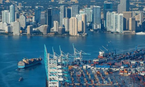 港媒報(bào)道“最依賴對(duì)華貿(mào)易的美國(guó)港口依然忐忑不安”（環(huán)球時(shí)報(bào)）